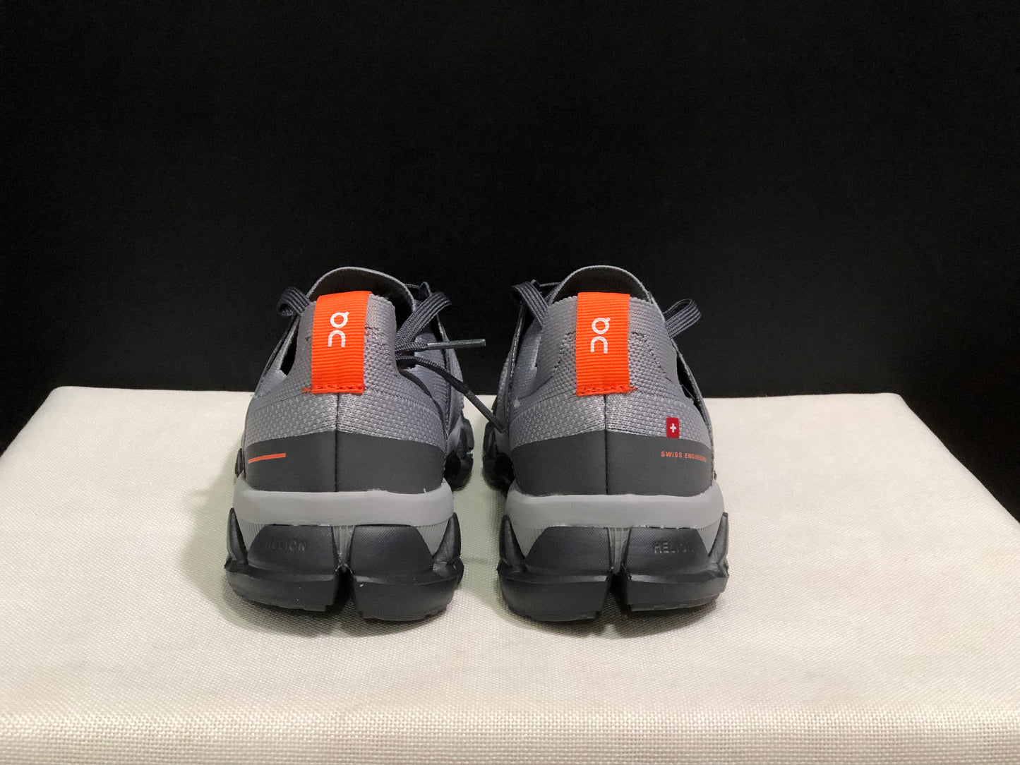 On Running Cloudswift 3 Trendy And Comfortable Running Shoes Grey