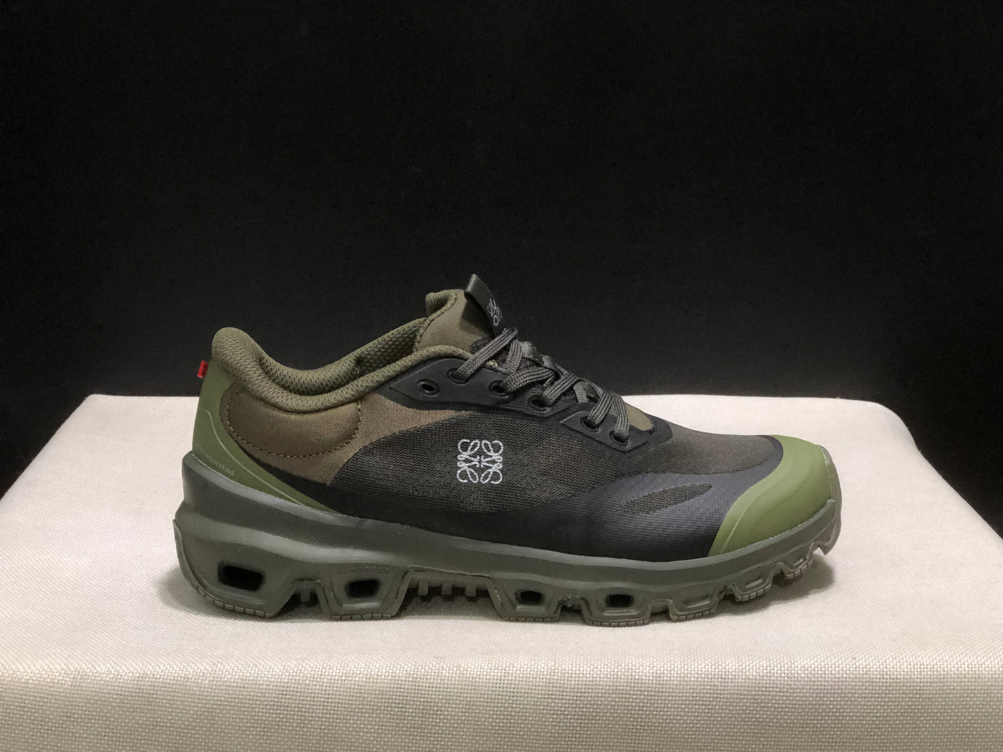 LOEWE x On Running Cloudventure 2.0 Running Shoes Co-Signed Edition Military Green/Black