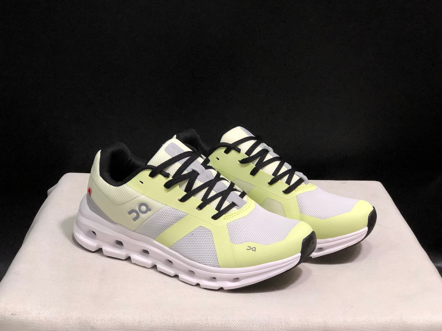 On Running Cloudrunner Anti-Slip Sports Running Shoes Light Grey/Seedling