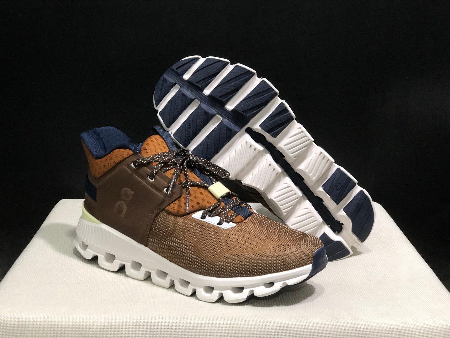 On Running Cloud Hi Edge Outdoor Training Running Shoes Dark Brown