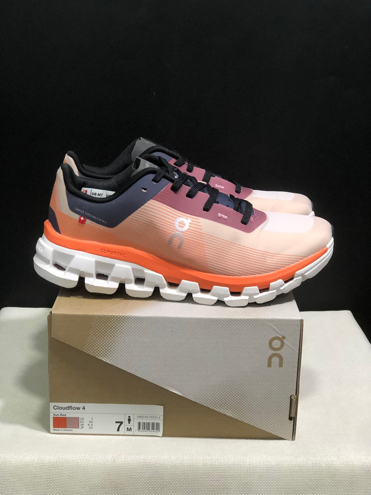 On Running Cloudflow 4 Shock-Absorbing And Wear-Resistant Running Shoes Quartz/Flame