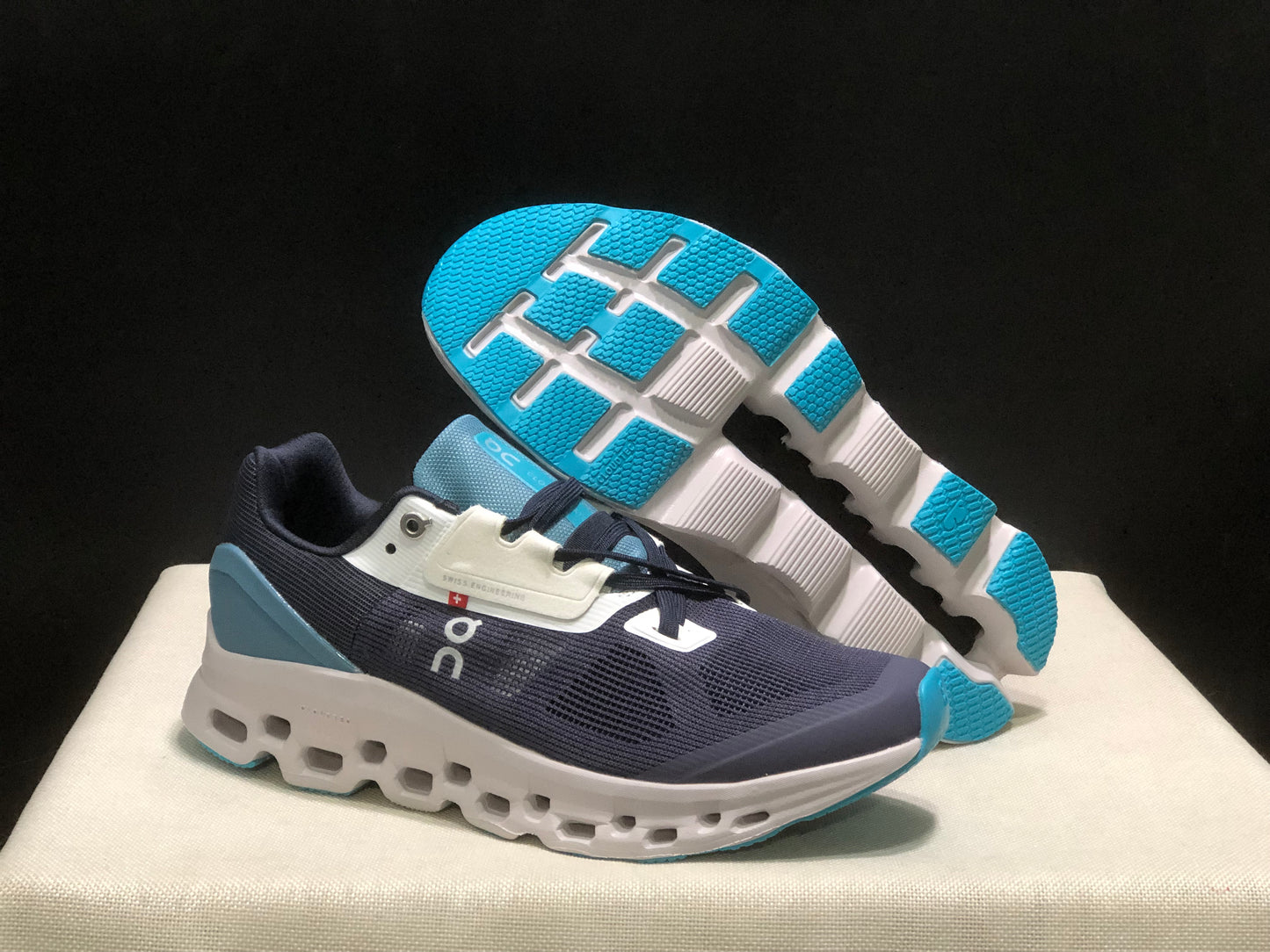 On Running Cloudstratus Breathable Support Running Shoes Navy Blue