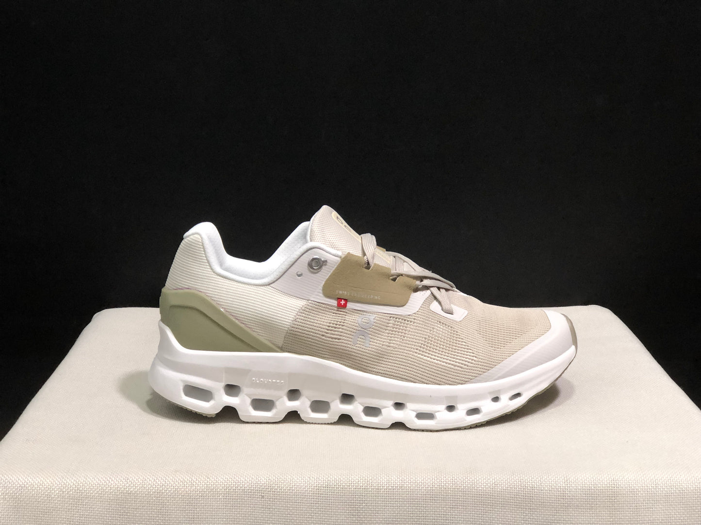 On Running Cloudstratus Breathable Support Running Shoes Khaki