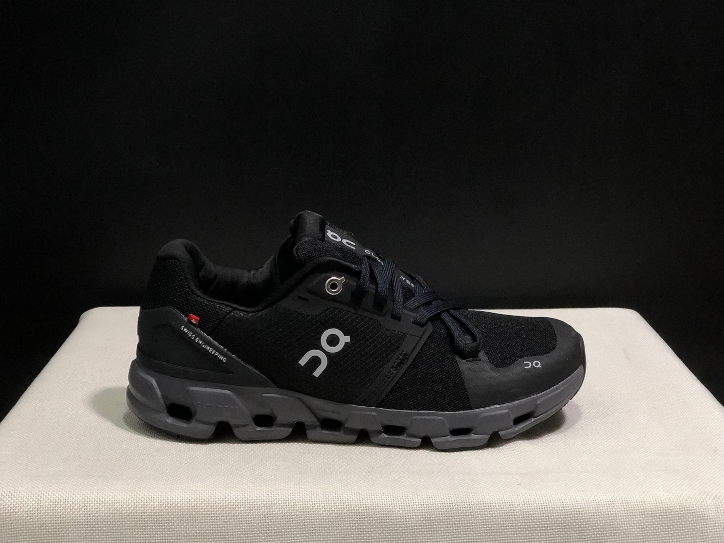 On Running Cloudflow 4 Black Shock-Absorbing And Wear-Resistant Running Shoes