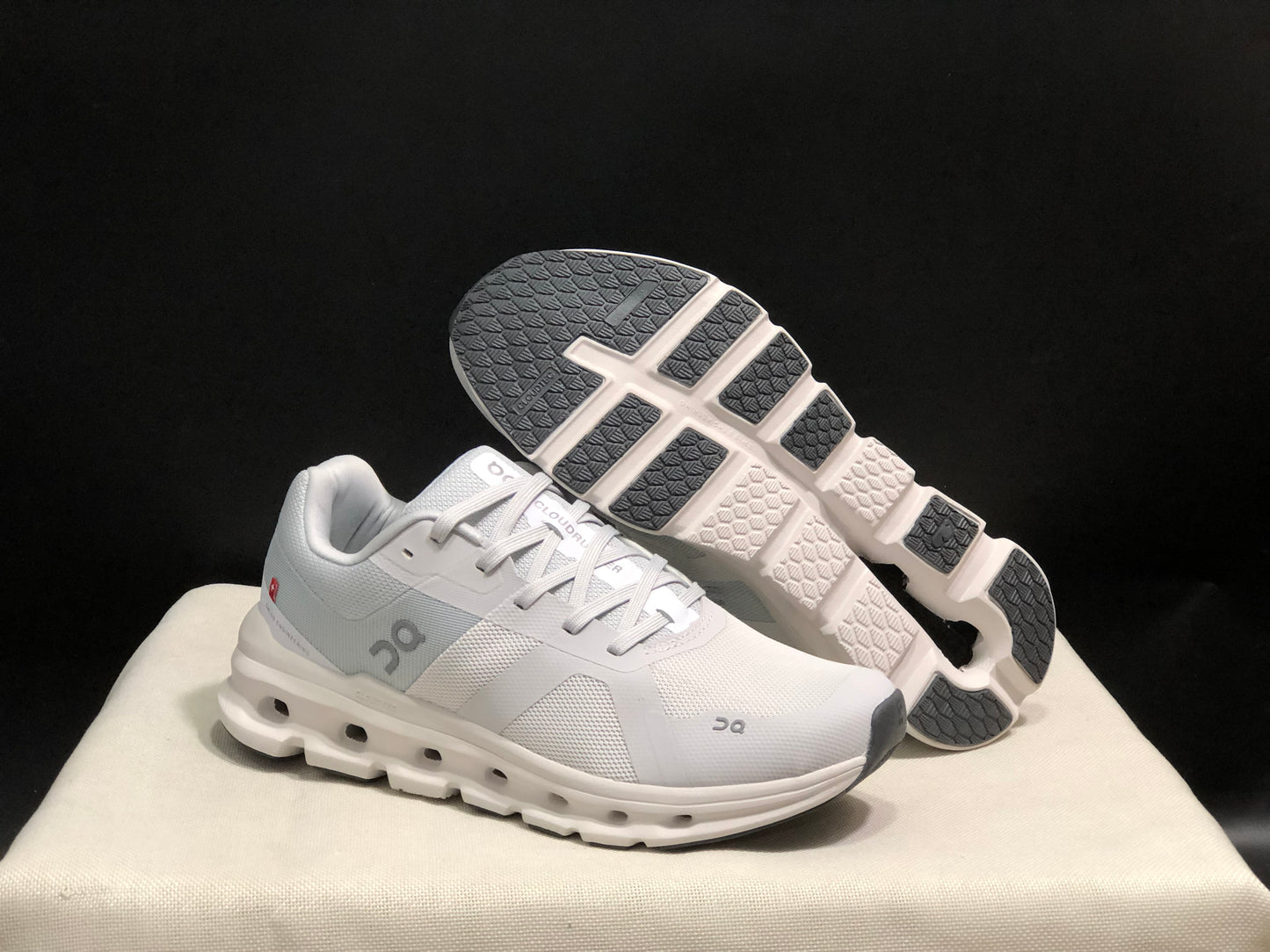 On Running Cloudrunner Anti-Slip Sports Running Shoes White/Frost