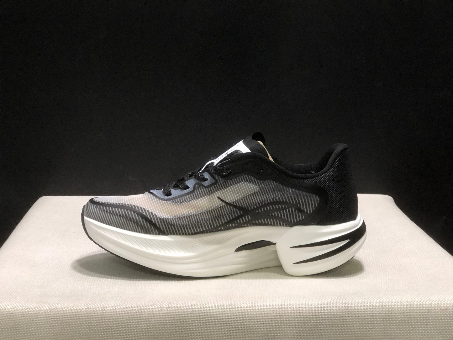 Hoka One One Cielo X1 2.0 Low-top Running Shoes Sneakers White/Black