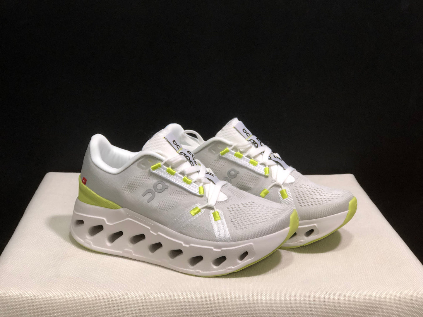 On Running Cloudeclipse Soft And Comfortable Running Shoes White/Sand
