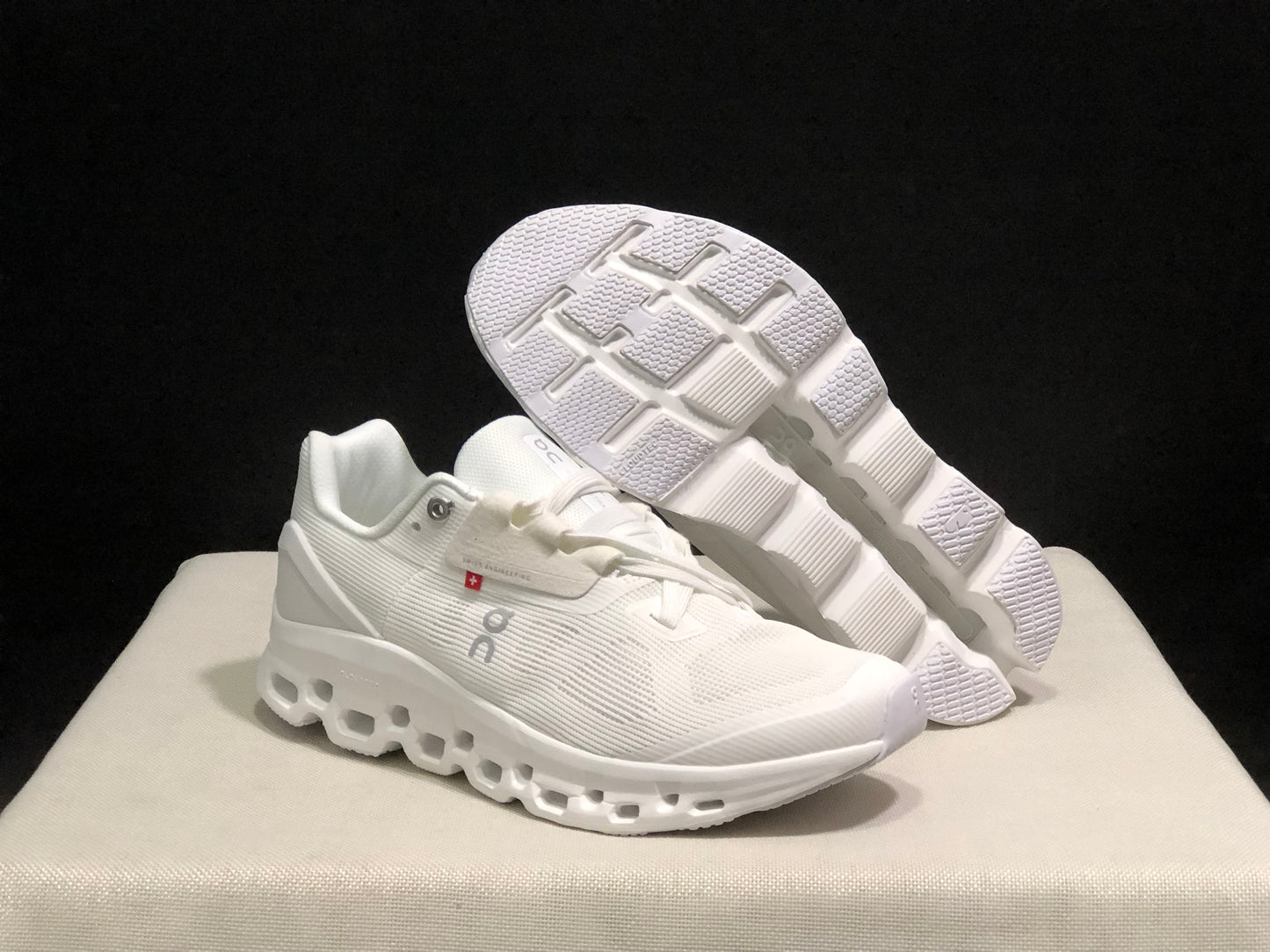 On Running Cloudstratus Breathable Support Running Shoes All White