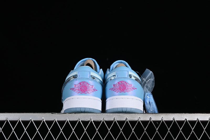 Nike Air Jordan 1 Low Aquarius Blue GlacierL Blue Hyper Violet Sneakers