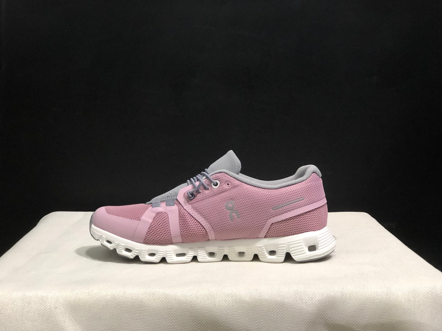 On Running Cloud 5 Lightweight Running Shoes Purple