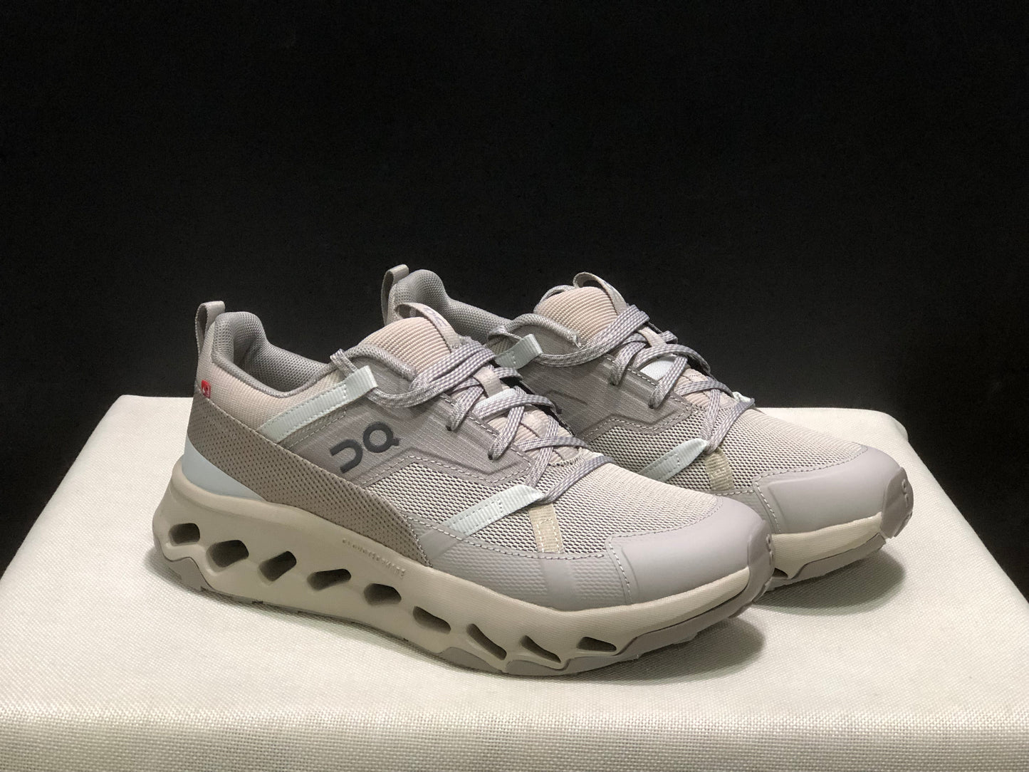 On Running Cloudhorizon Comfortable Hiking Shoes White/Light Brown