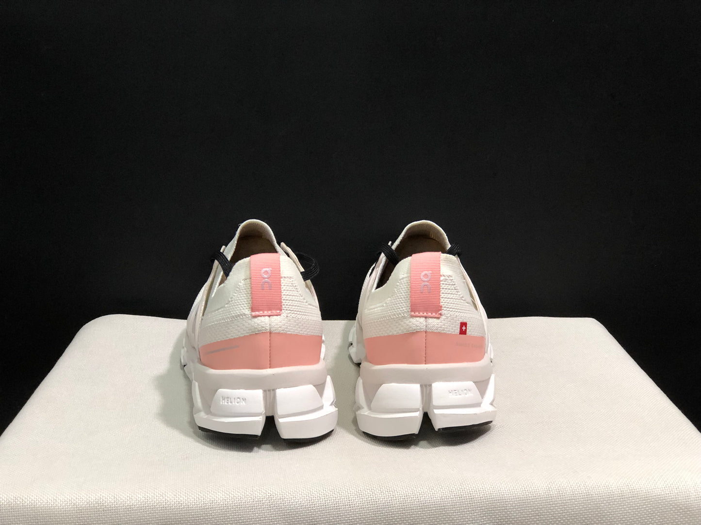 On Running Cloudswift 3 Trendy And Comfortable Running Shoes Ivory/Rose