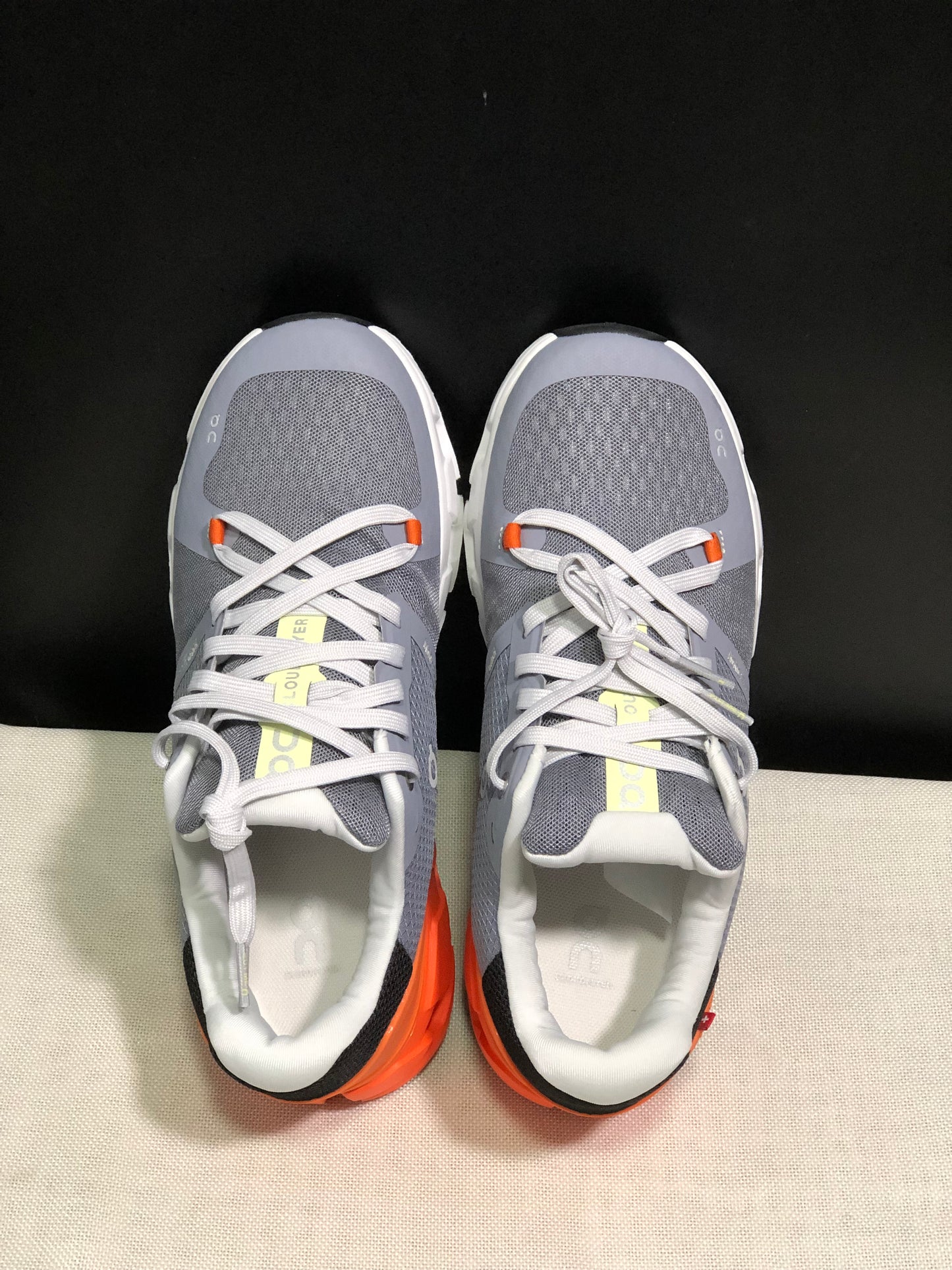 On Running Cloudflow 4 Shock-Absorbing And Wear-Resistant Running Shoes Fossil/Flame