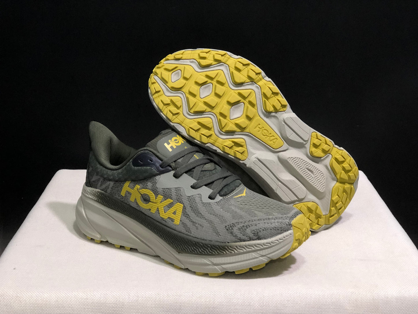 Hoka One One Challenger 7 Shock-absorbing Breathable Running Shoes Sneakers Taupe