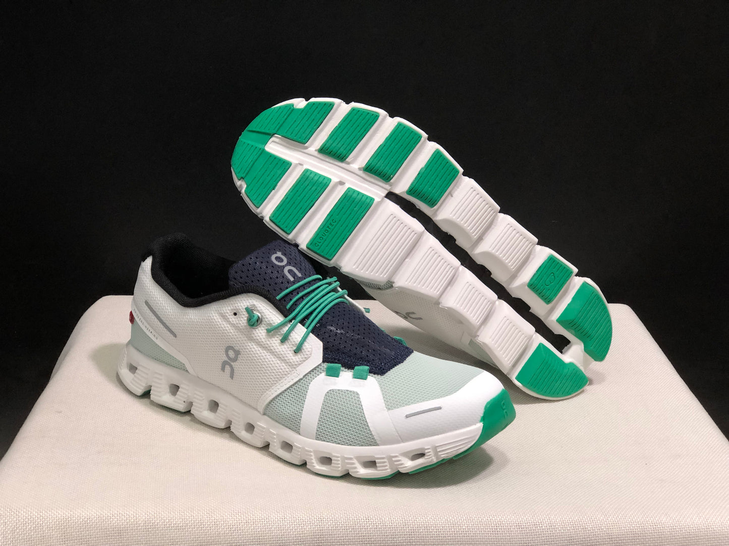 On Running Cloud 5 Lightweight Running Shoes Green/White