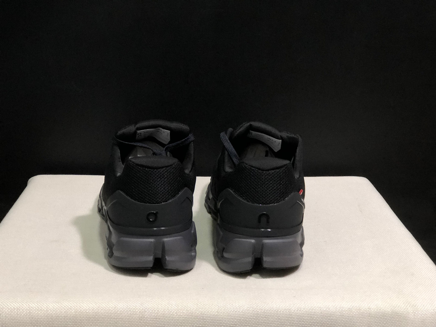 On Running Cloudflow 4 Black Shock-Absorbing And Wear-Resistant Running Shoes