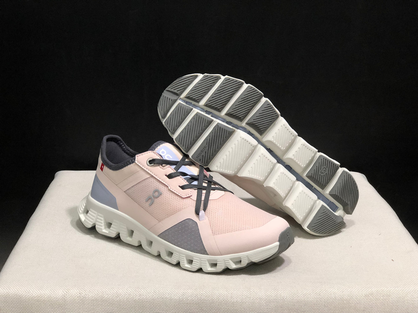 On Running Cloud X 3 AD Comfortable Wear-Resistant Training Shoes Shell/Powder