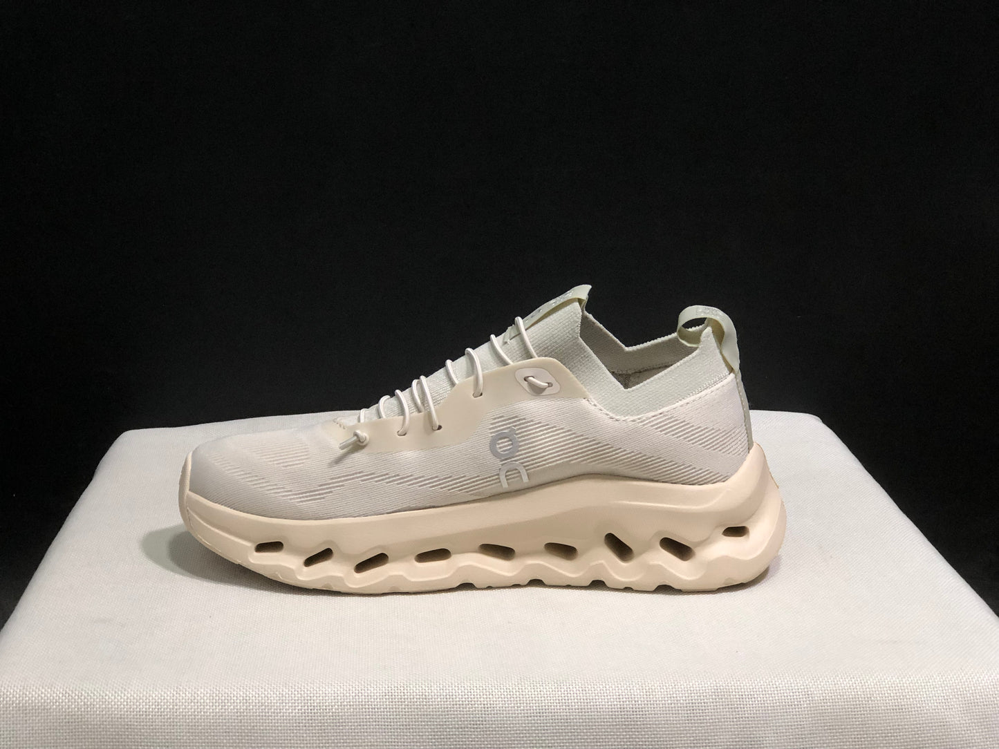 LOEWE x On Running Cloudtilt Running Shoes Co-Signed Edition Ivory White