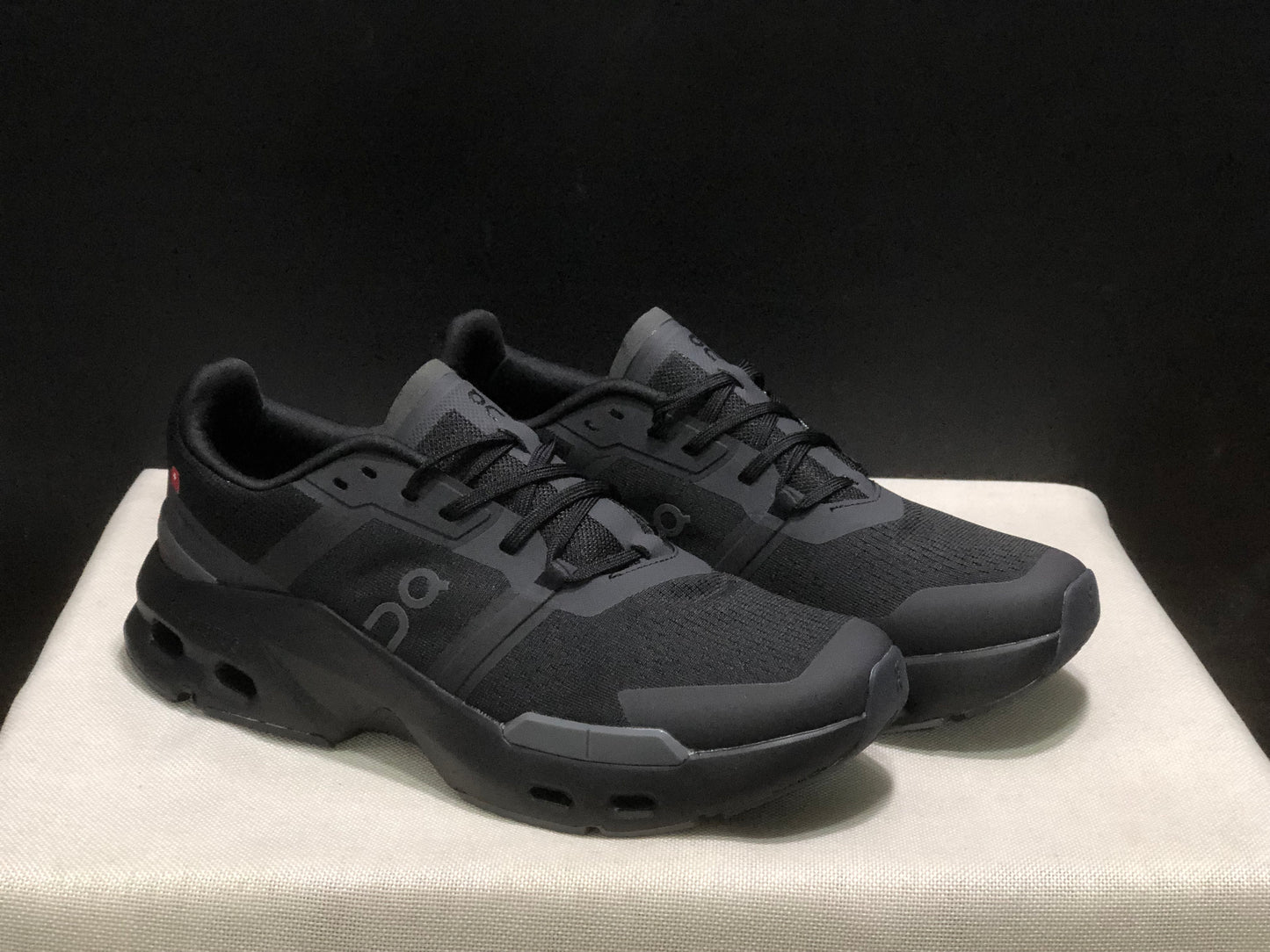 On Running Cloudpulse Comfortable Running Shoes Black/Dark Grey