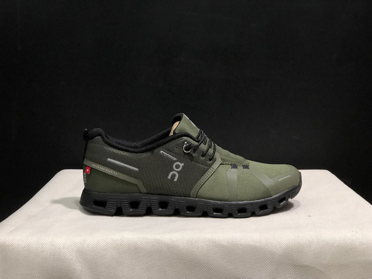 On Running Cloud 5 Lightweight Running Shoes Green
