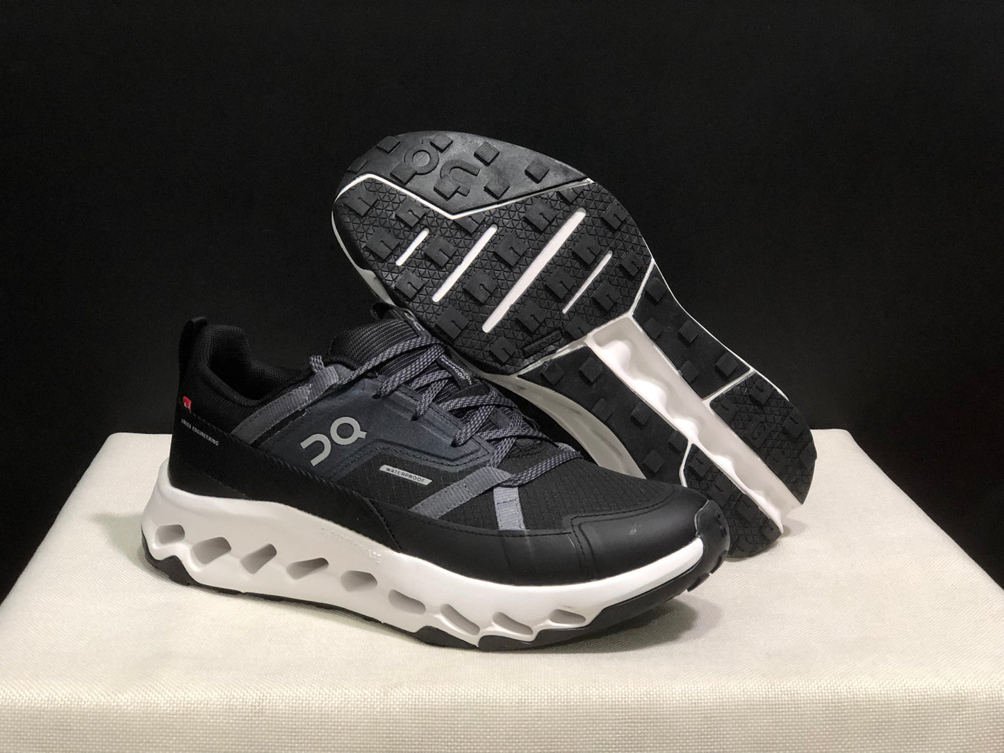 On Running Cloudhorizon Comfortable Hiking Shoes Black/White