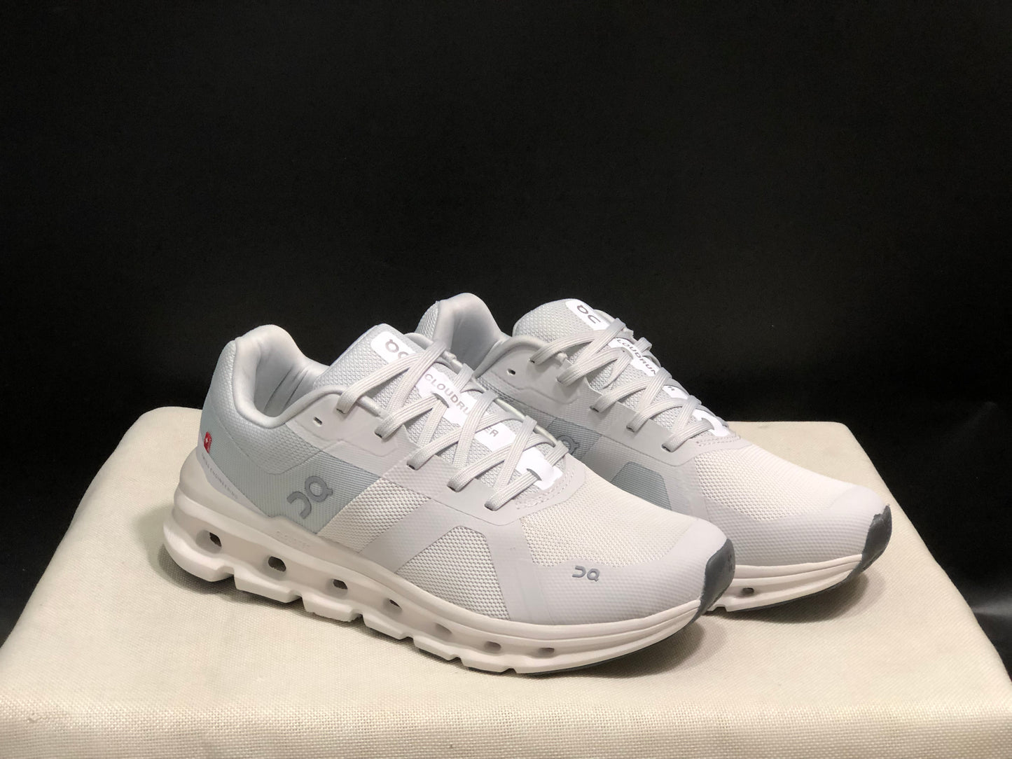On Running Cloudrunner Anti-Slip Sports Running Shoes White/Frost