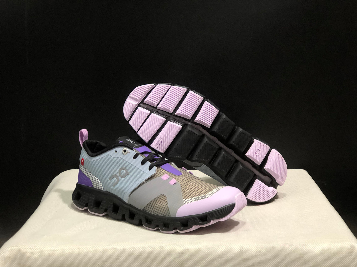 On Running Cloud X Shift Breathable And Shock-Absorbing Lightweight Running Shoes Grey/Light Purple
