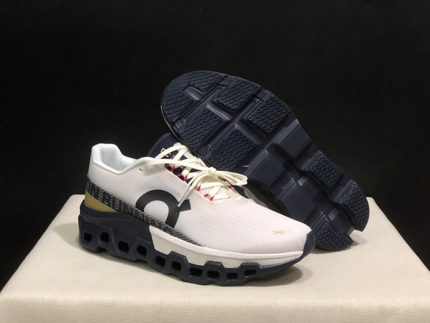 On Running Cloudmonster 2 Shock-Absorbing And Breathable Running Shoes White/Midnight