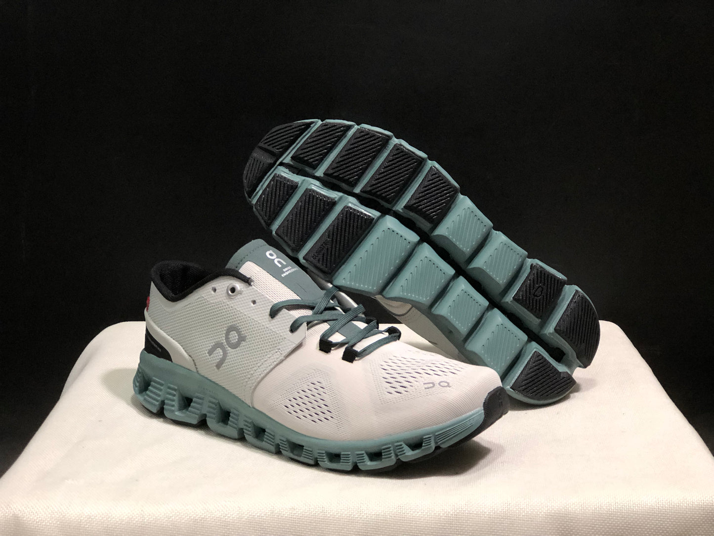 On Running Cloud X Lightweight Running Shoes Glacial Ash