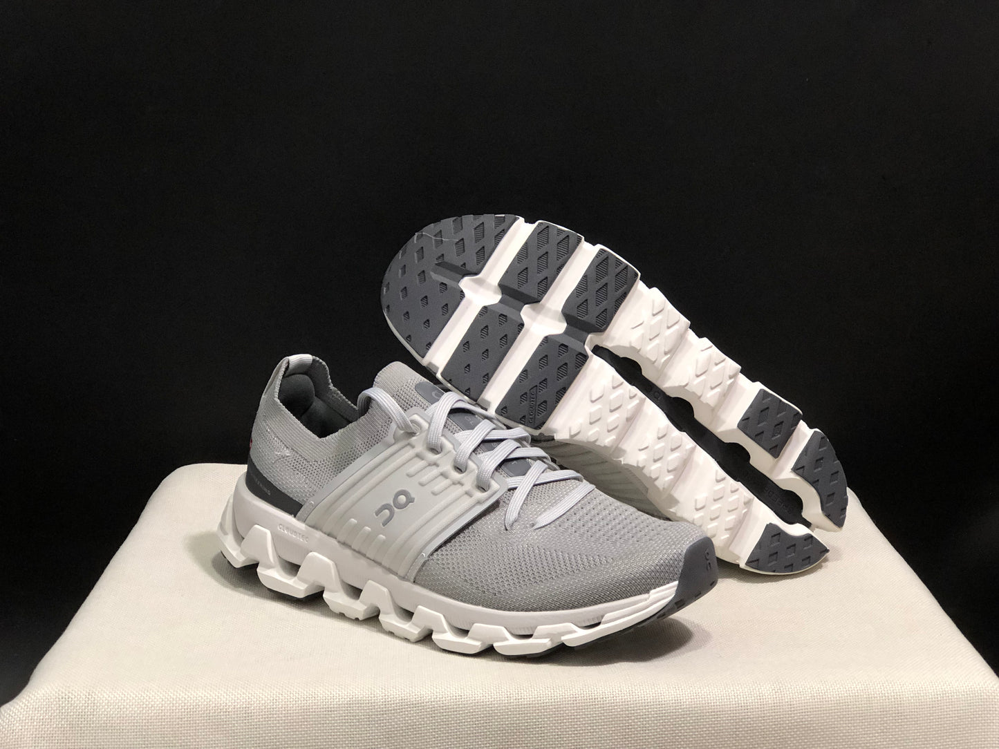 On Running Cloudswift 3 Trendy And Comfortable Running Shoes Alloy/Glacier