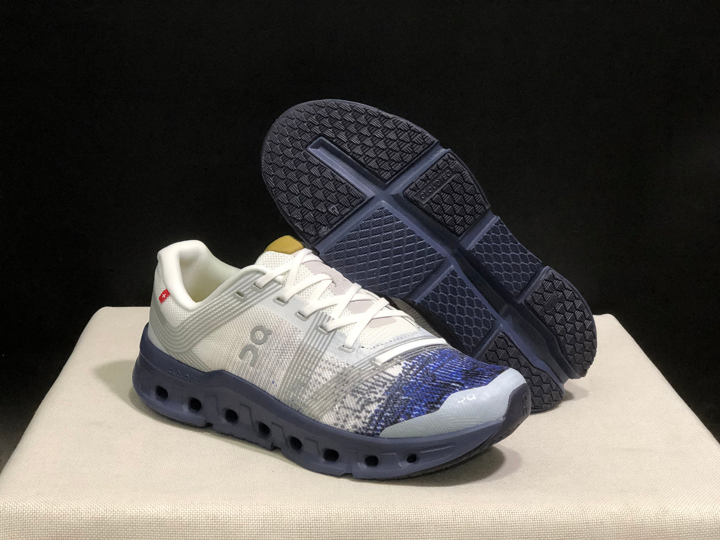On Running Cloudgo Comfortable And Lightweight Running Shoes Grey/Blue