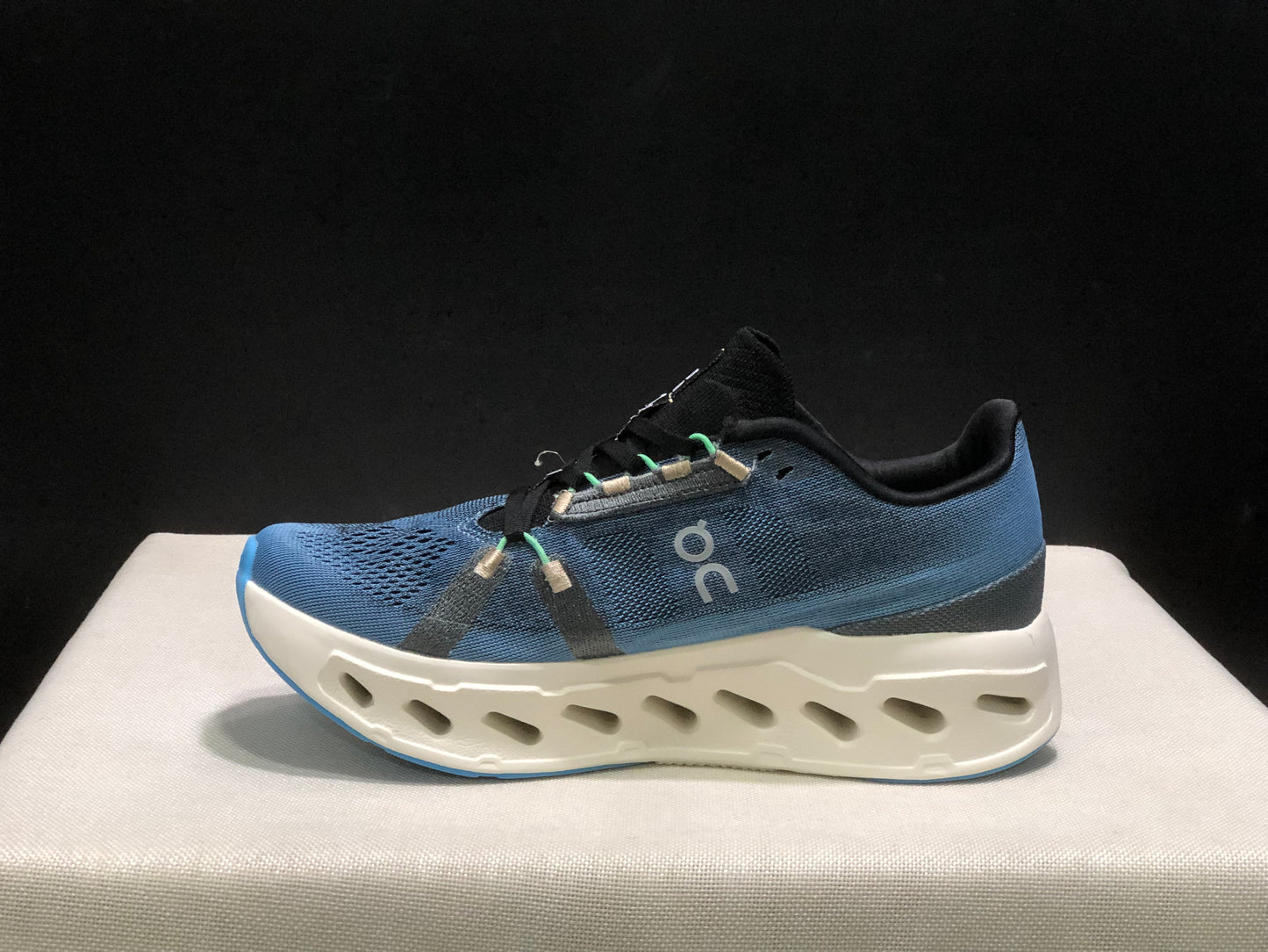 On Running Cloudeclipse Soft And Comfortable Running Shoes Blue/White