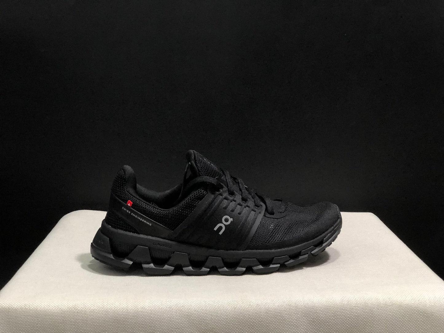 On Running Cloudswift 3 Trendy And Comfortable Running Shoes All Black