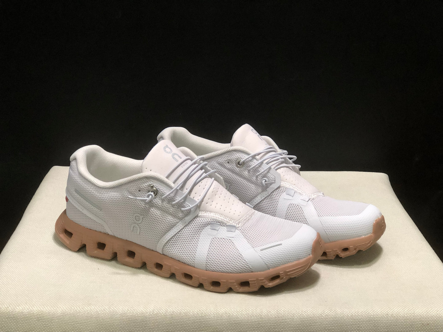 On Running Cloud 5 Lightweight Running Shoes Mist White/Brown