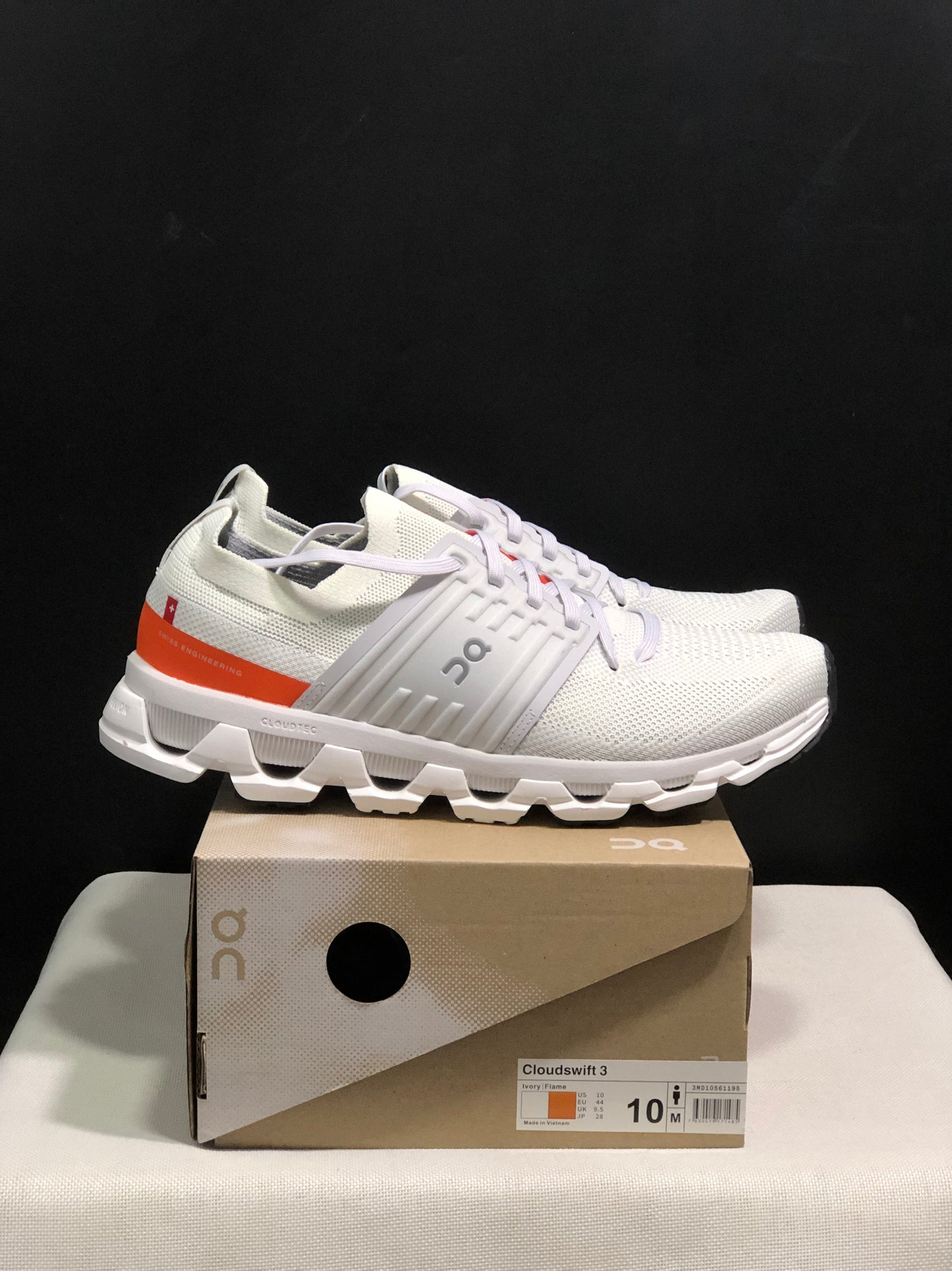 On Running Cloudswift 3 Trendy And Comfortable Running Shoes Ivory/Orange