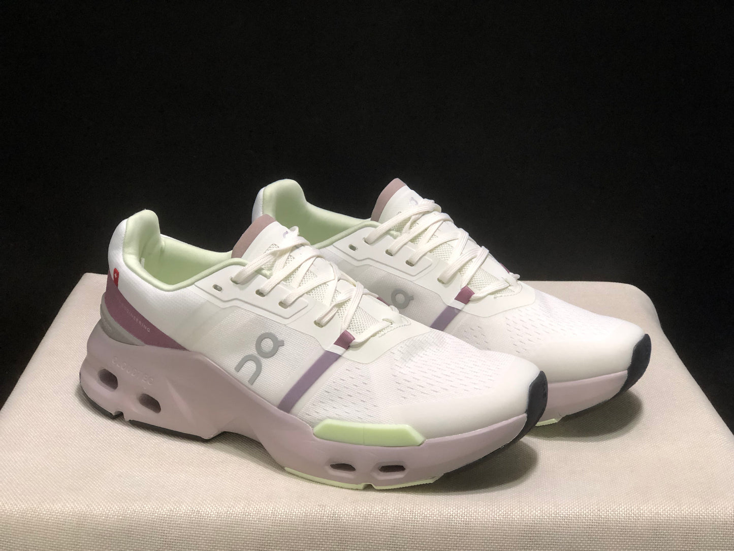 On Running Cloudpulse Comfortable Running Shoes Ivory/Fade