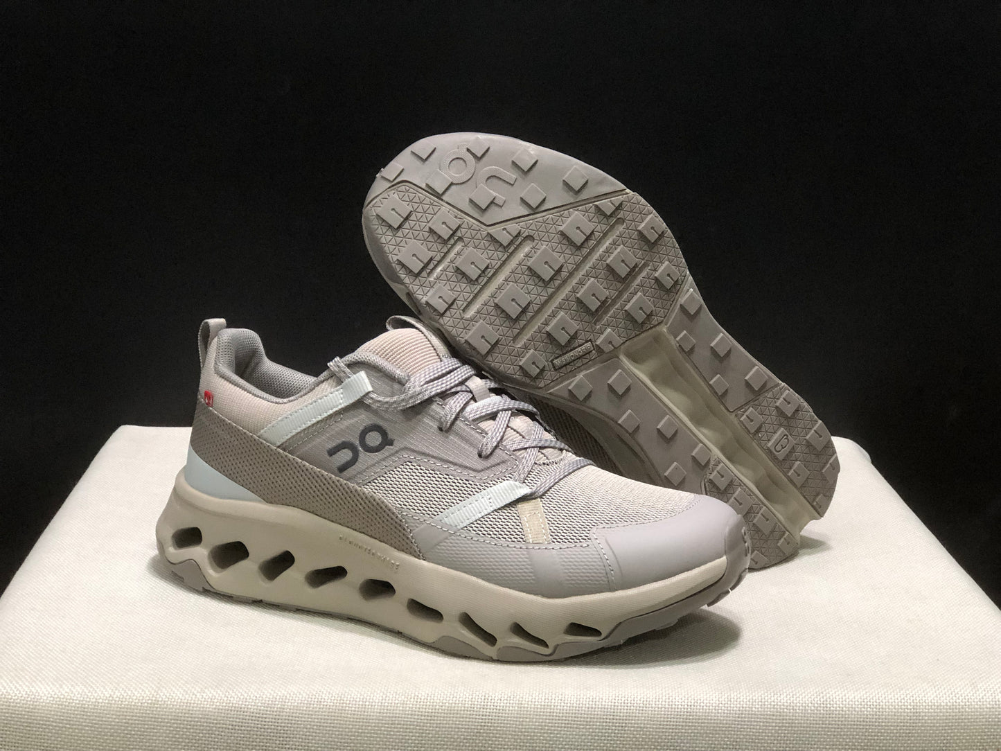 On Running Cloudhorizon Comfortable Hiking Shoes White/Light Brown