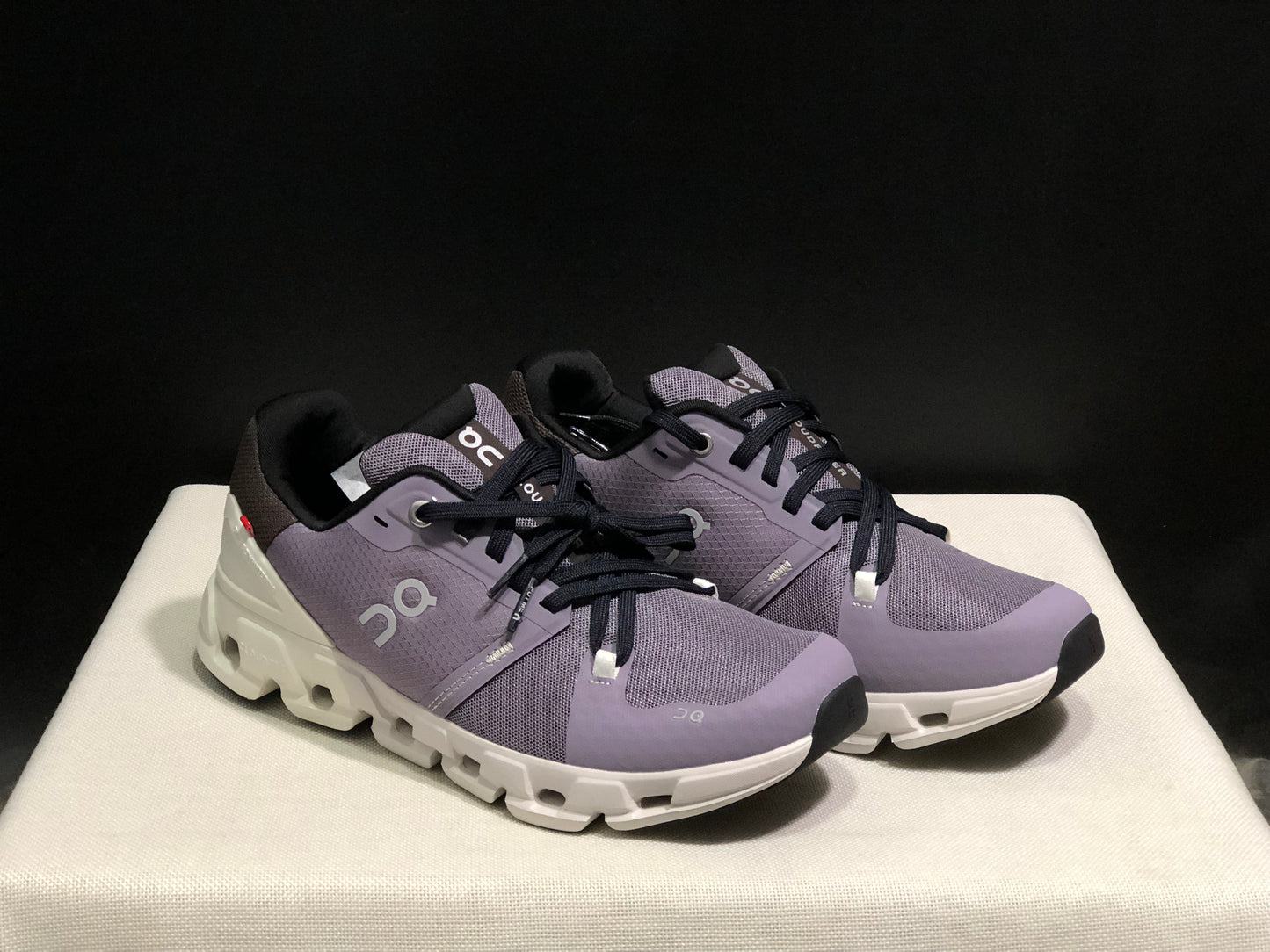 On Running Cloudflow 4 Shock-Absorbing And Wear-Resistant Running Shoes Shark/Pearl