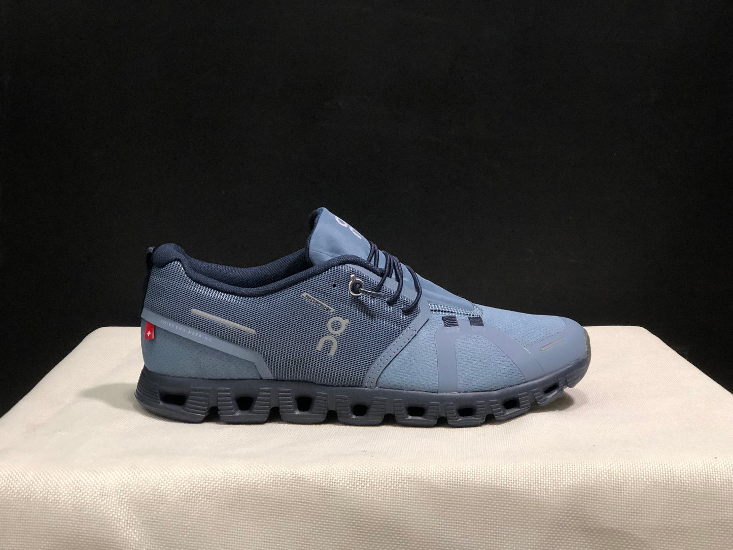On Running Cloud 5 Lightweight Midnight Blue Running Shoes