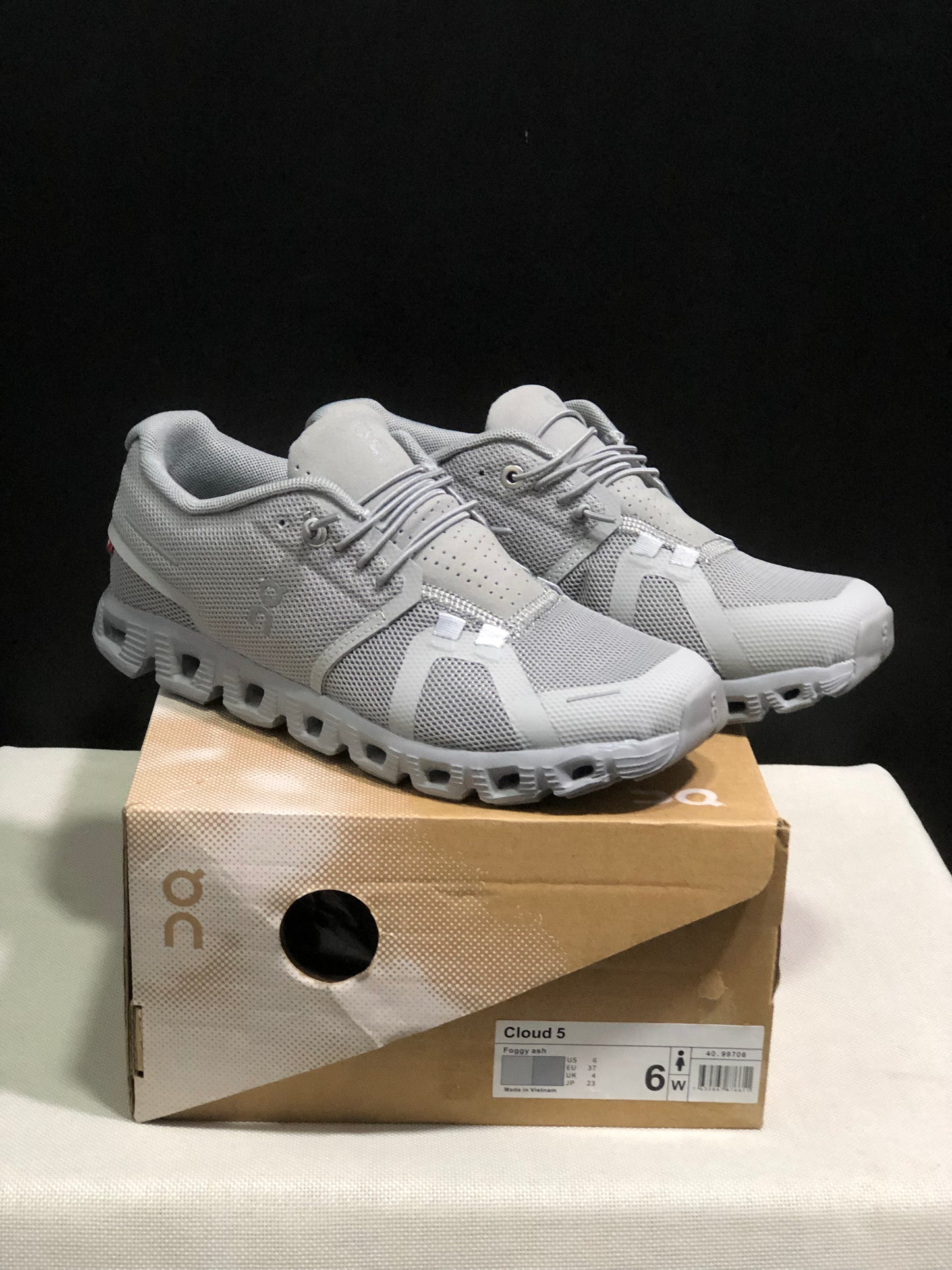 On Running Cloud 5 Lightweight Running Shoes Foggy Ash