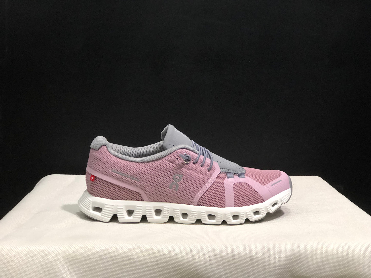 On Running Cloud 5 Lightweight Running Shoes Purple