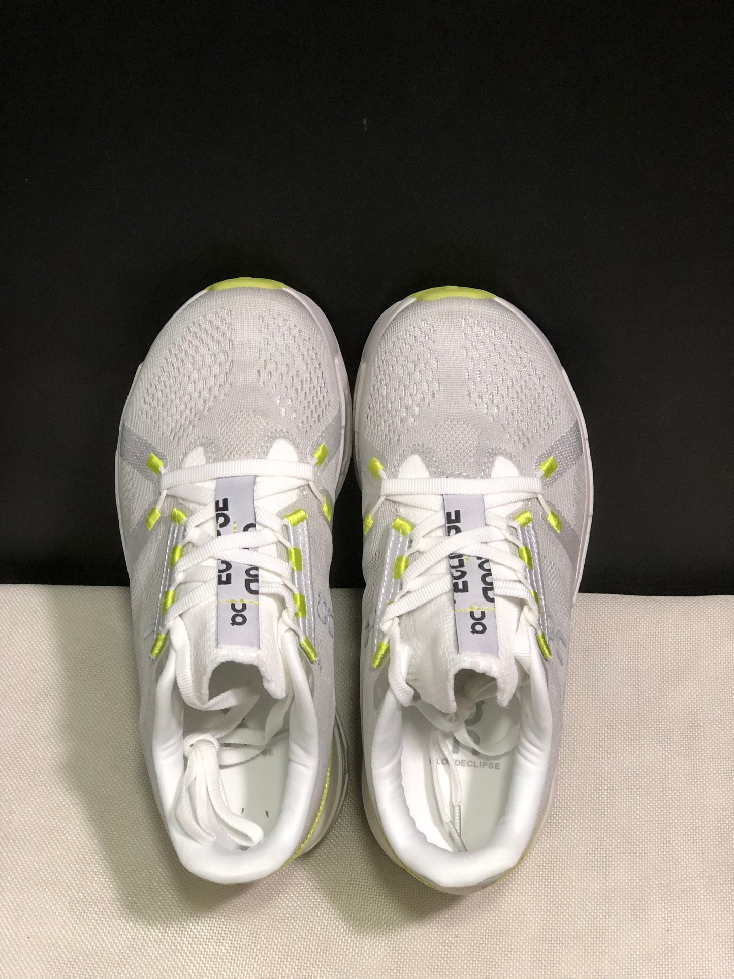 On Running Cloudeclipse Soft And Comfortable Running Shoes White/Sand