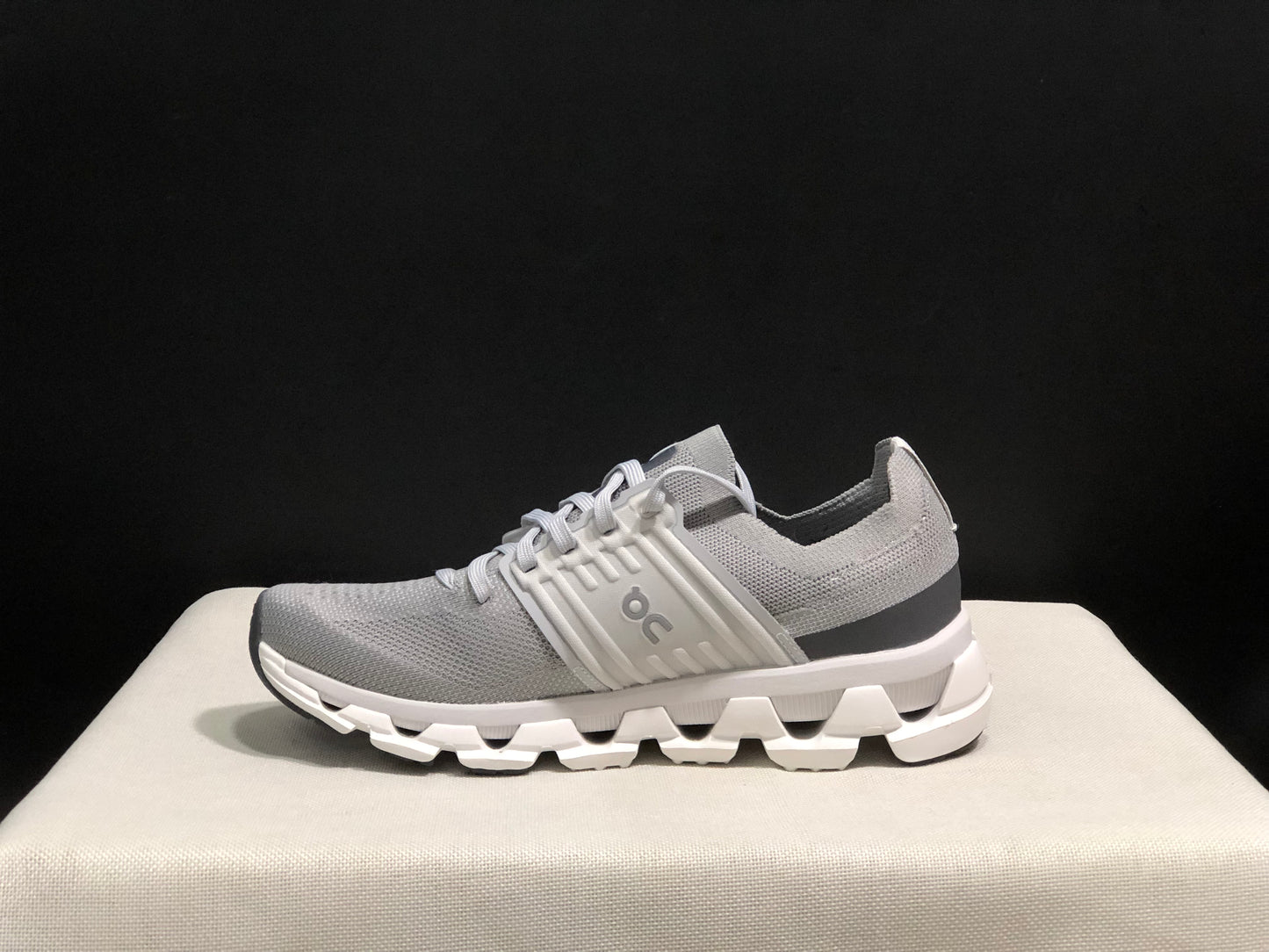On Running Cloudswift 3 Trendy And Comfortable Running Shoes Alloy/Glacier