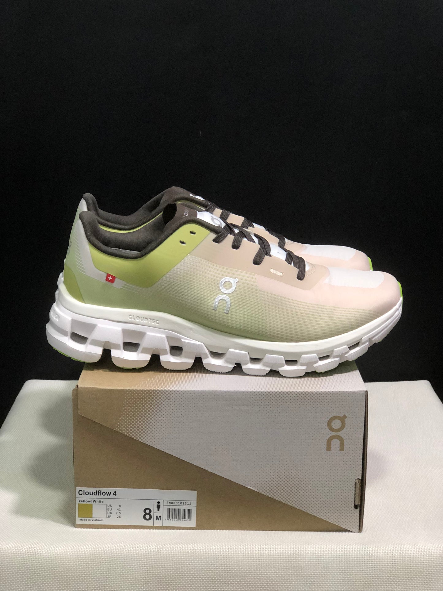 On Running Cloudflow 4 Shock-Absorbing And Wear-Resistant Running Shoes Zest/Frost