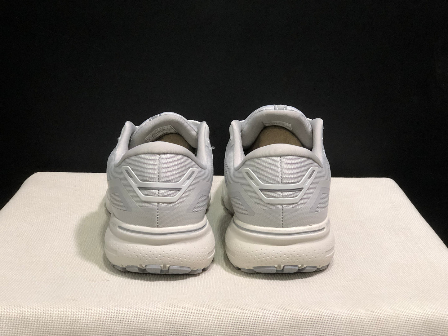 Brooks Ghost 15 Shock-absorbing Wear-resistant Low-top Running Shoes Light Gray