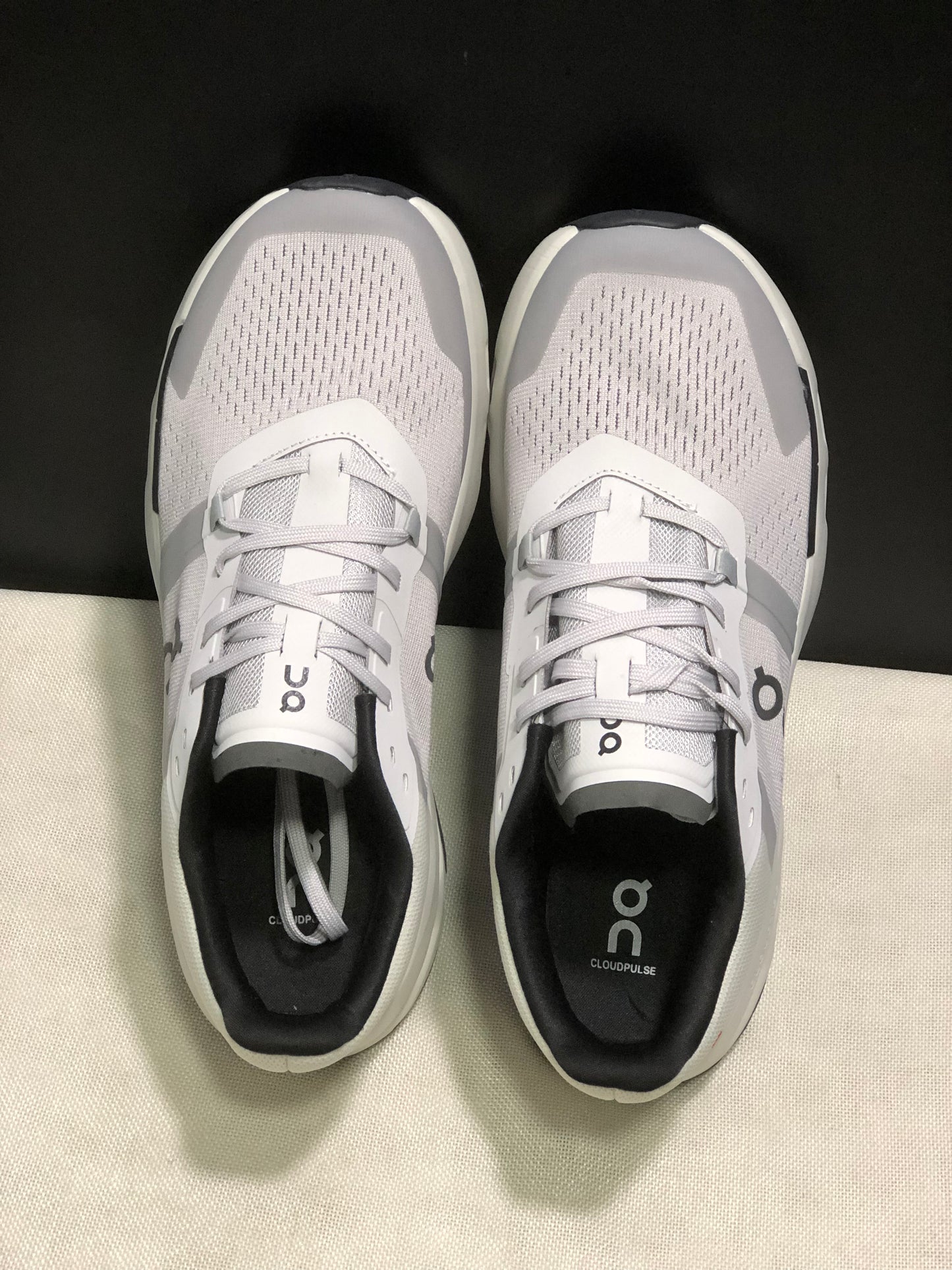 On Running Cloudpulse Comfortable Running Shoes Light Grey