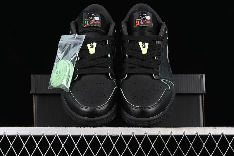 Nike Air Jordan 1 Low Black Cat Pure Black Sneakers