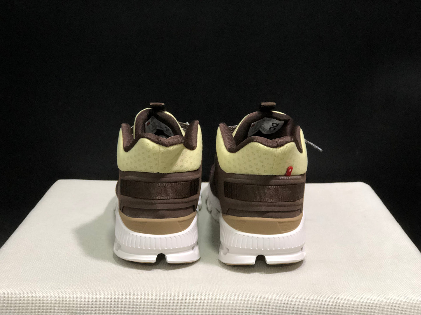 On Running Cloud Hi Edge Dark Brown Outdoor Training Running Shoes