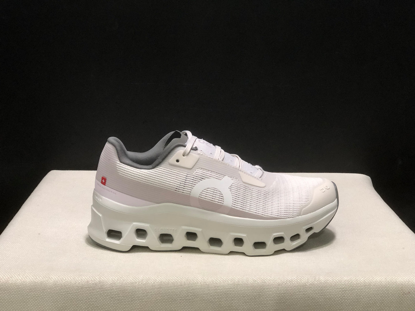 On Running Cloudmonster Void 1 M Casual Running Shoes Iovory White