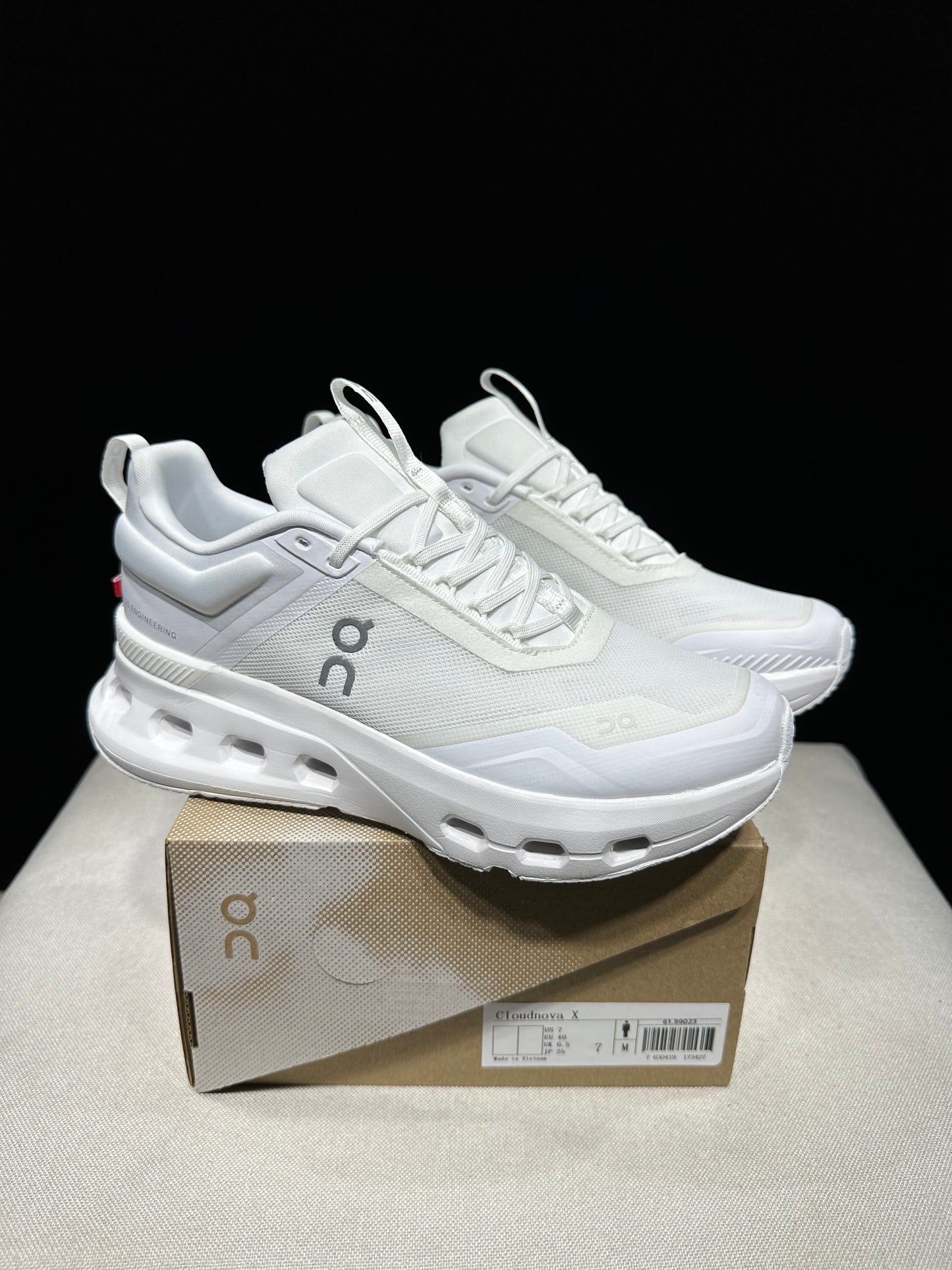 On Running Cloudnova X Comfortable Anti-Slip White Running Shoes